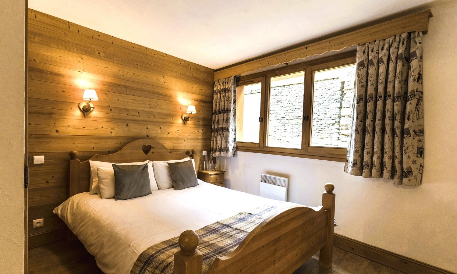 Double bedroom in Chalet Meru Meribel