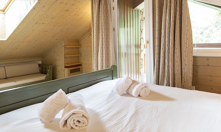 One of the double bedrooms in Apartment Dou du Pont in Meribel Centre