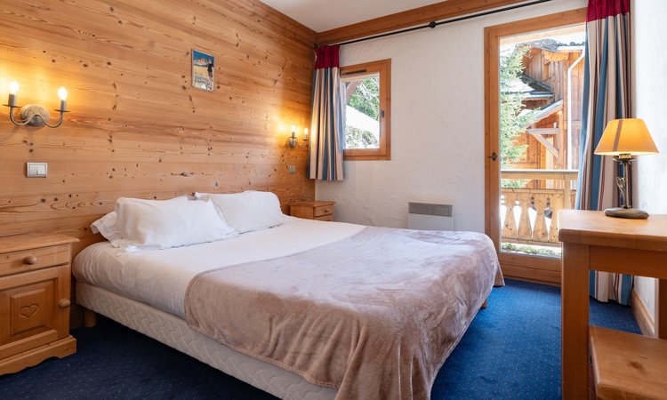 The Double bedroom in Chalet Oxalys Meribel