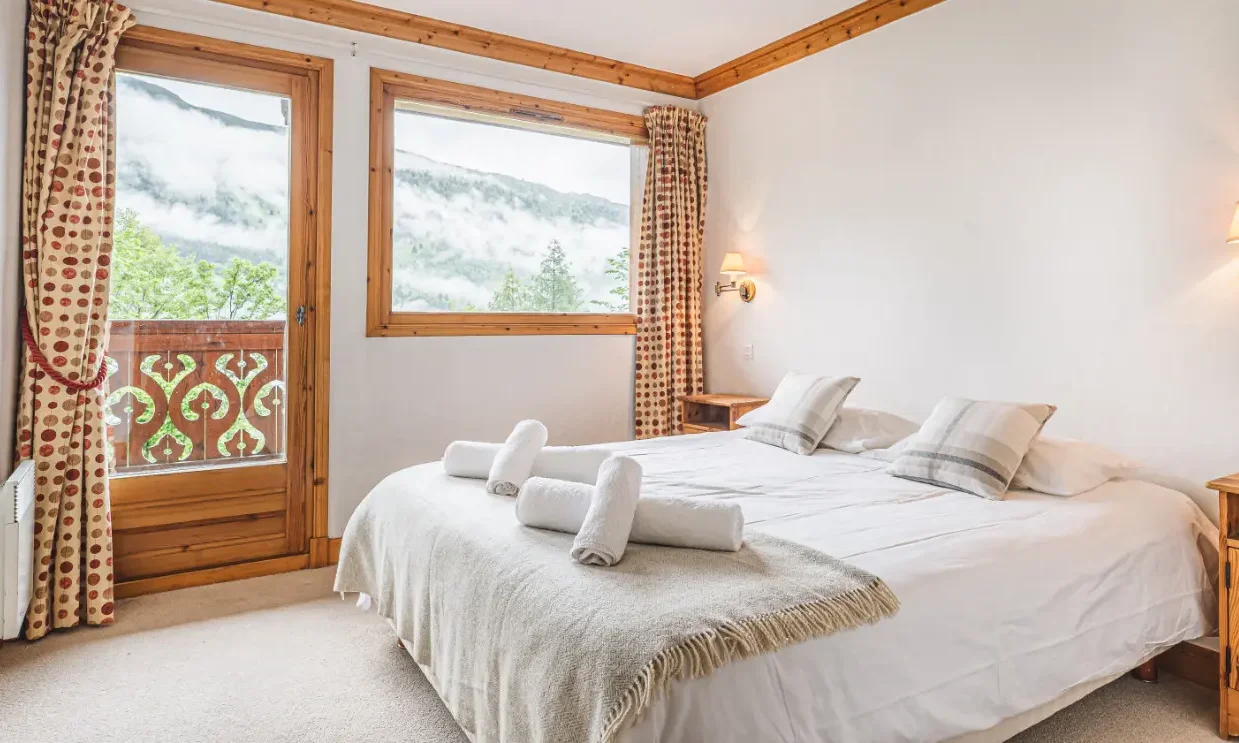 The Double bedroom in Chalet Virage in Meribel Centre