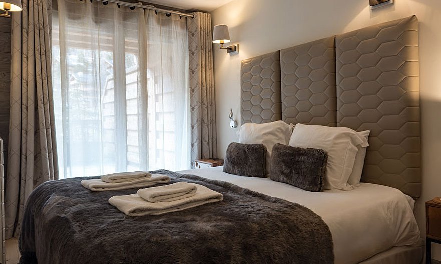 The Double Bedroom in Apartment La Suite in Meribel