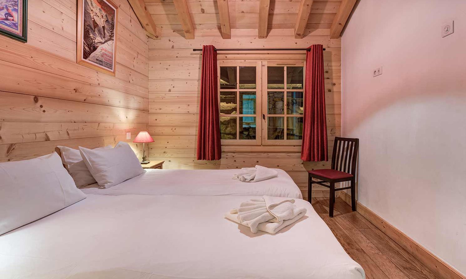 Chalet Estrella Twin Bedroom