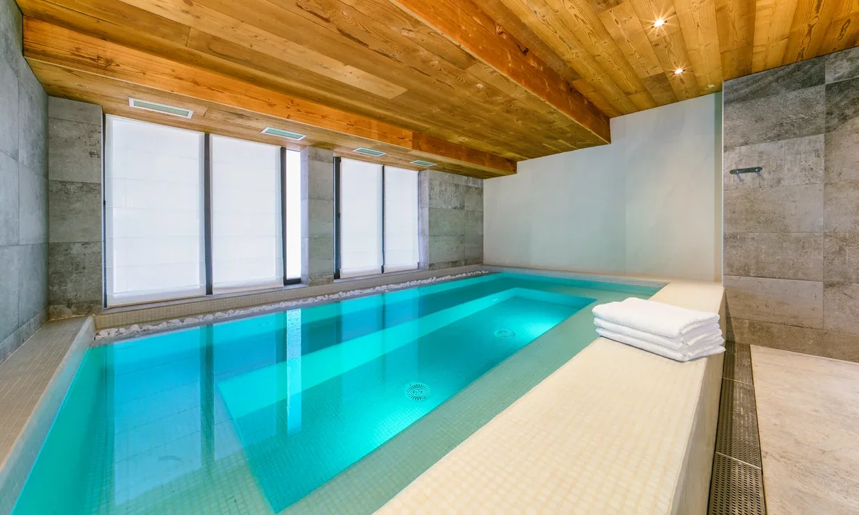 The Jacuzzi in Aspen House Val d'Isere