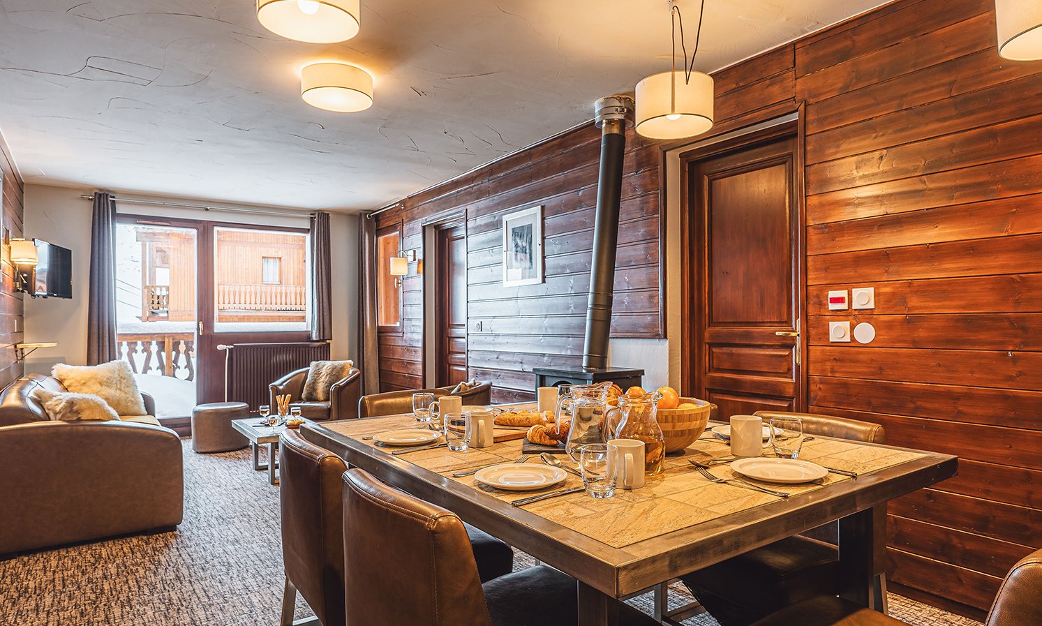 The Living and dining room in Chalet Verseau, Val Thorens