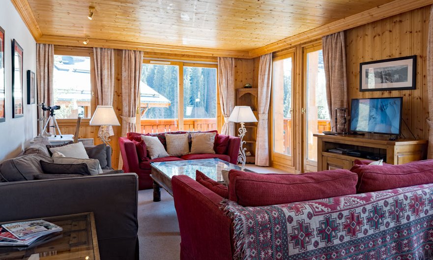 The spacious living area in Apartment Grand Meribel Centre