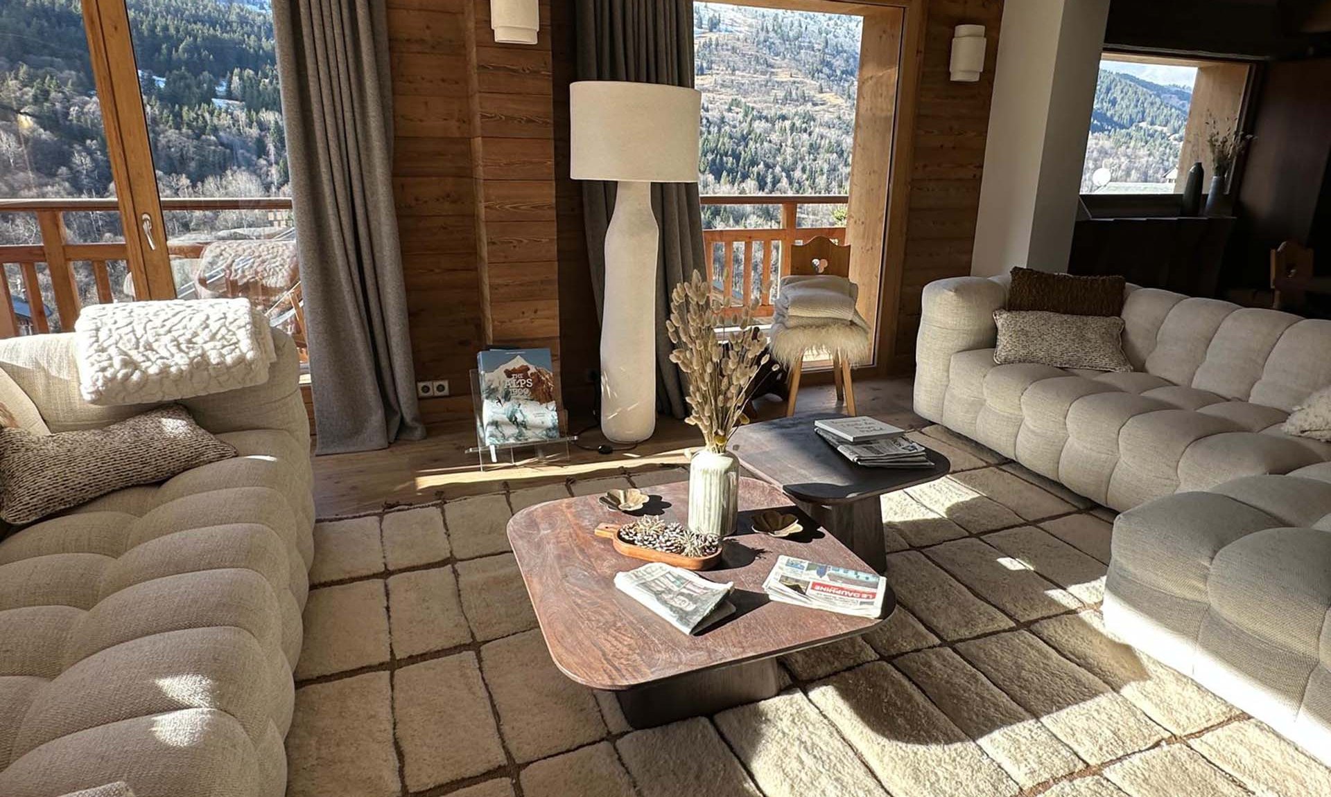 The comfortable Living area in Chalet Etoile des Neiges Meribel