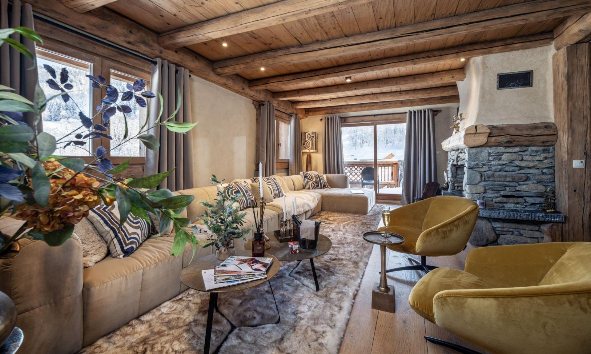 The beautiful Living area in Chalet Cheval Blanc Meribel Le Raffort