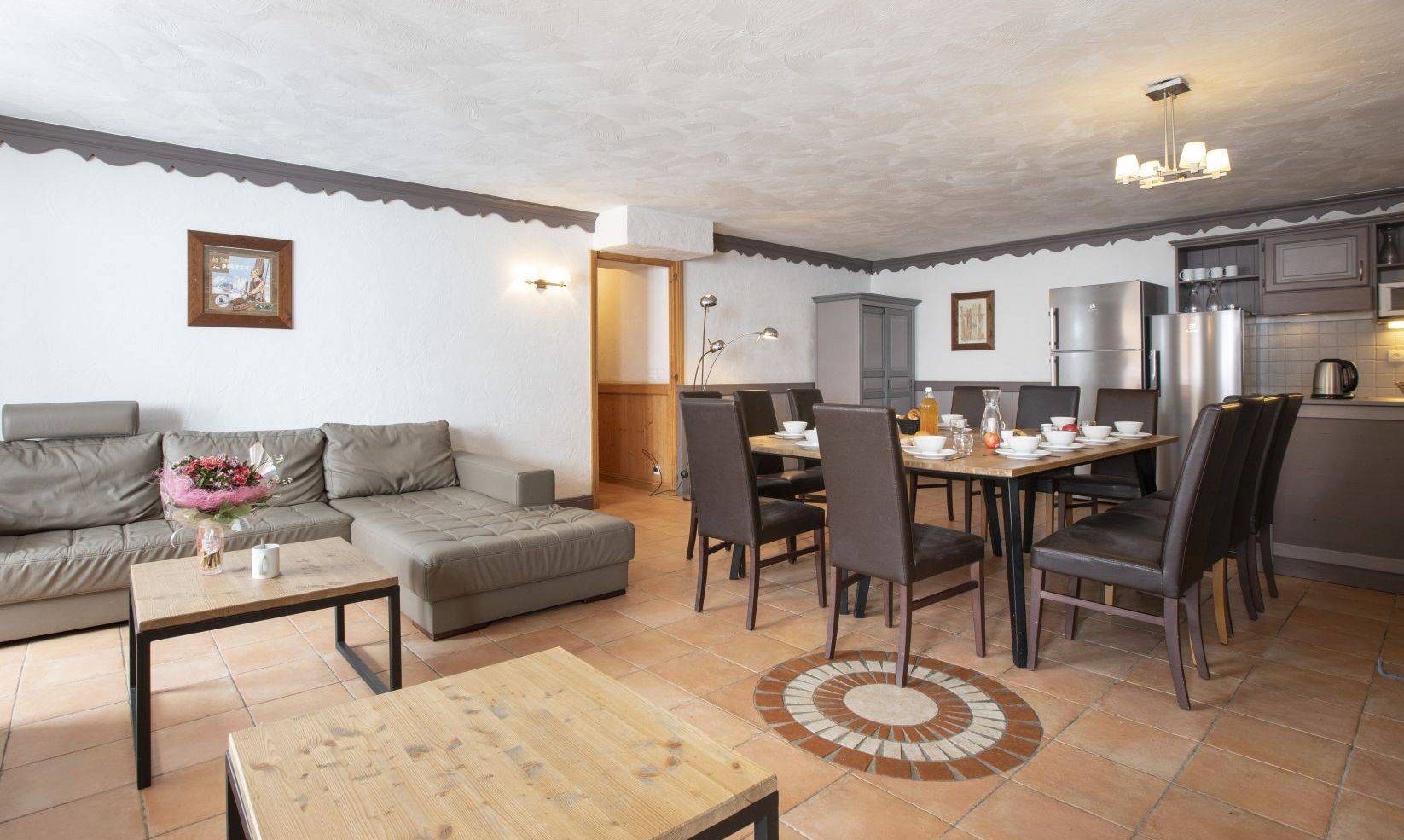 The Living and Dining area Chalet des Neiges Plein Sud Val Thorens