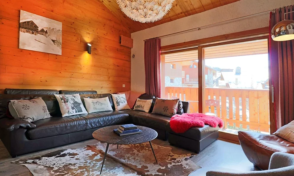 The comfortable living room in Chalet La Combe in Meribel