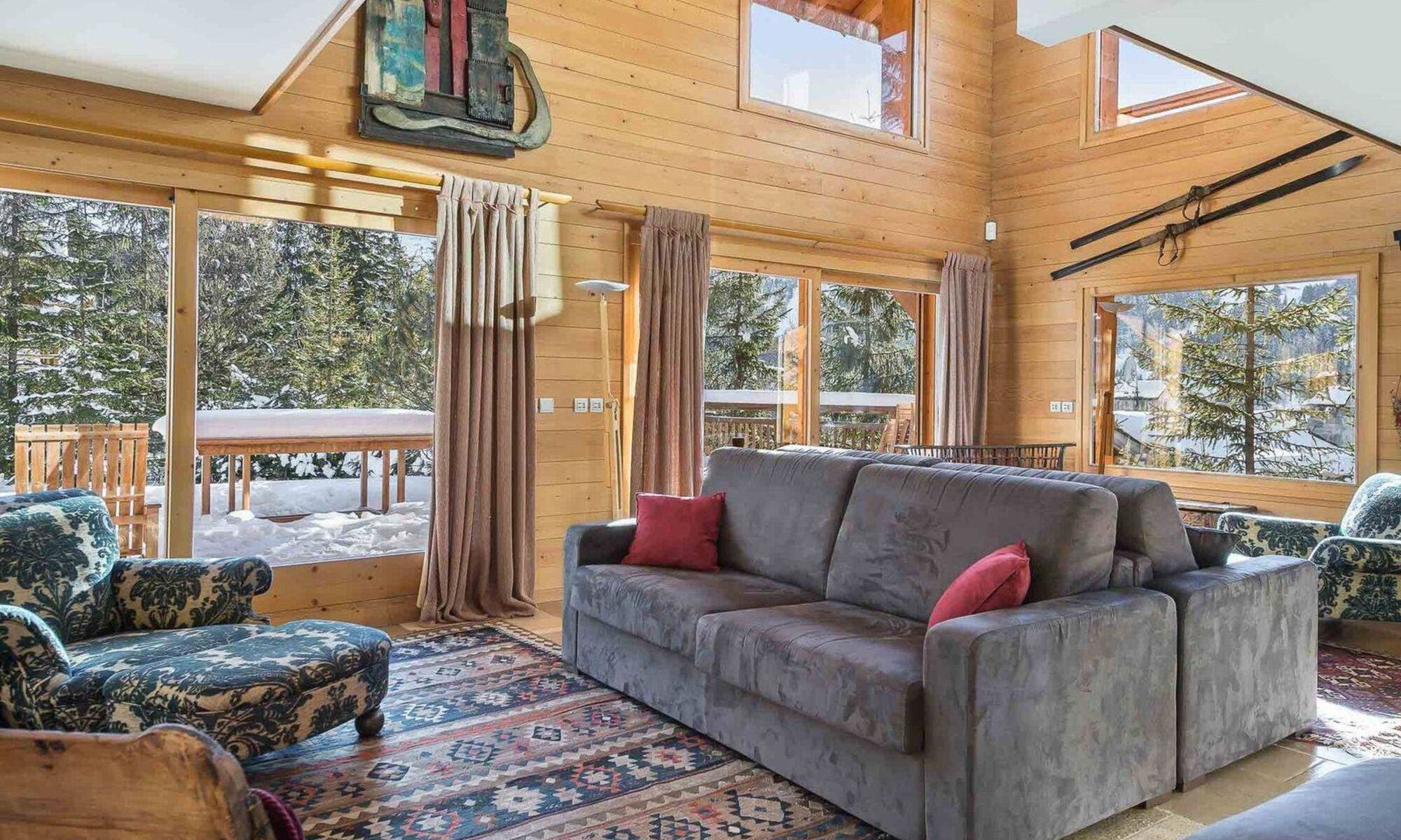 The spacious Living area in Chalet Eric Meribel Centre