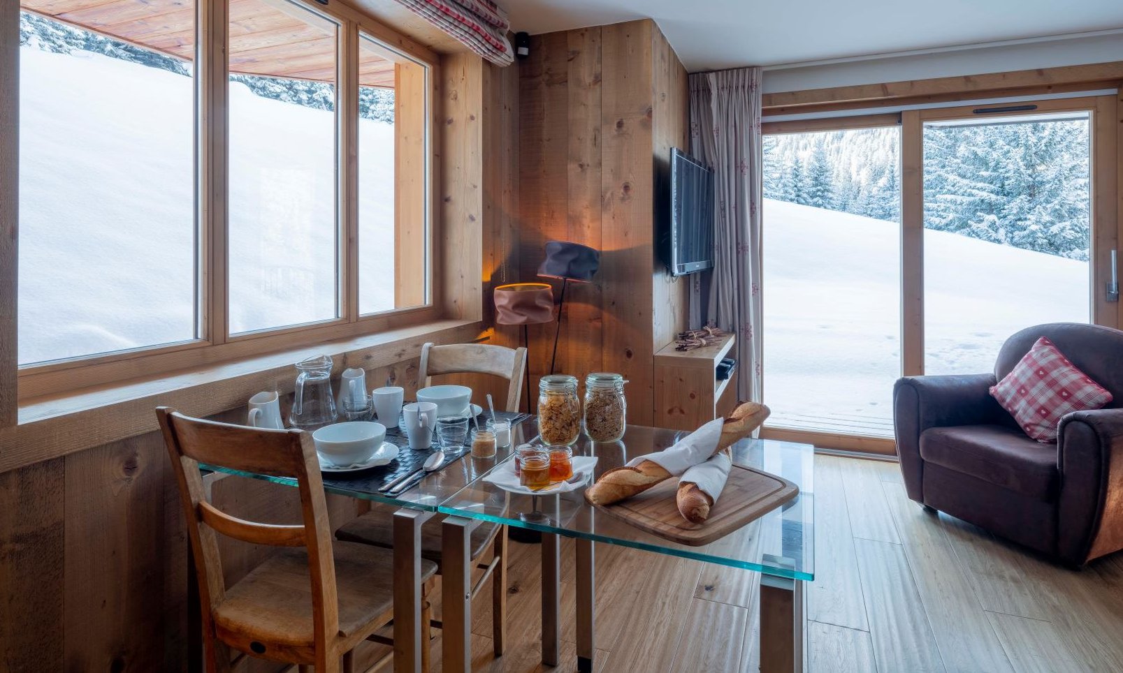 Chalet Marmottes Breakfast Table