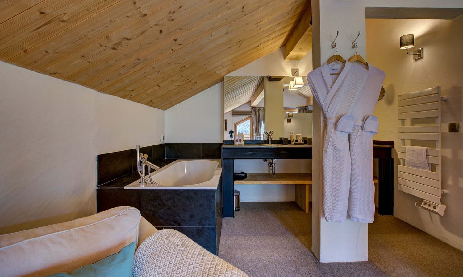 The bathroom in the Master bedroom in Chalet La Chouette Meribel