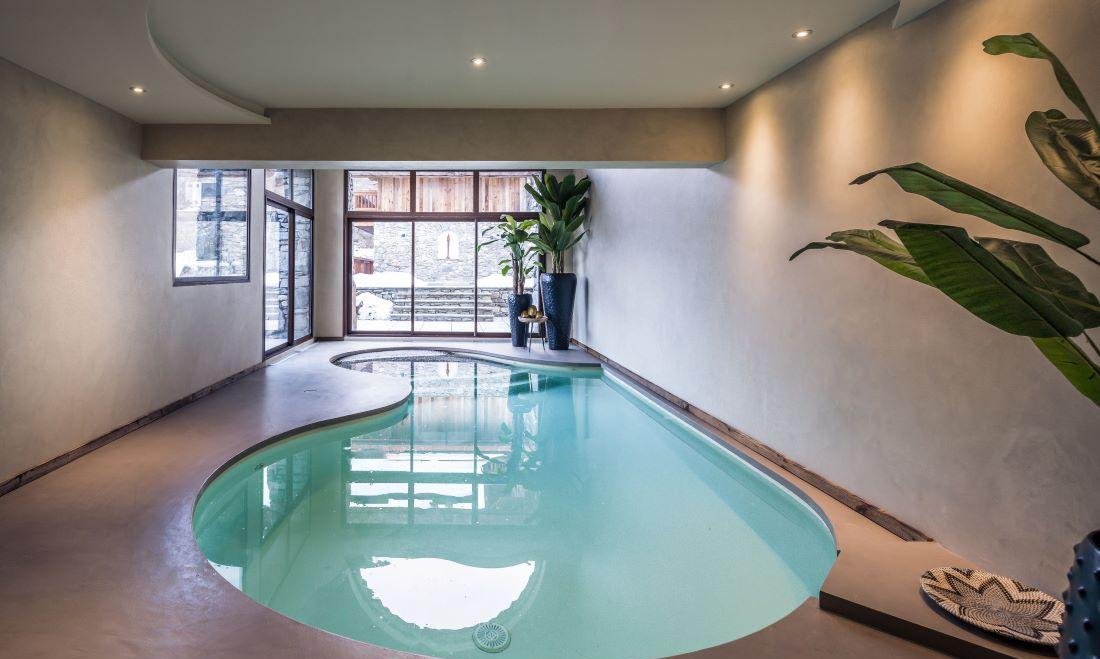 The indoor pool at Chalet Cheval Blanc Meribel Le Raffort