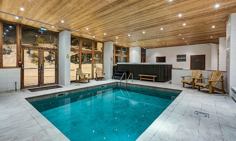 The Pool and Spa in Hotel Le Montana in La Tania