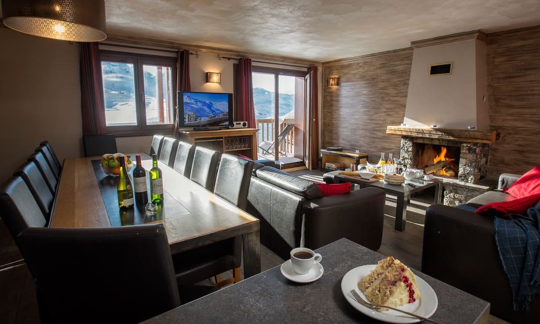 Chalet Rennie Living Dining Room