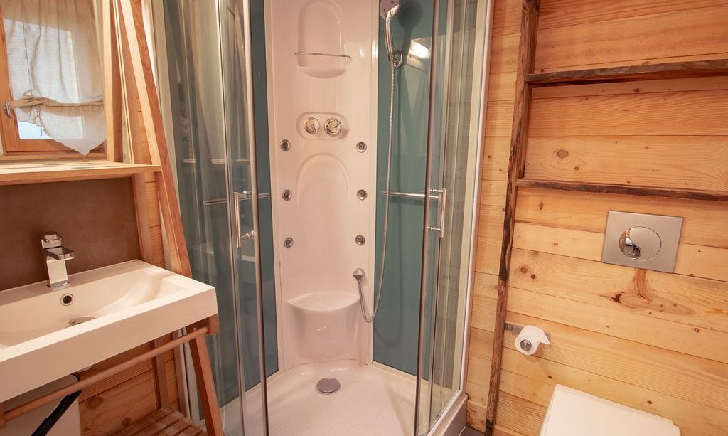 A shower room in Chalet Croquette Meribel