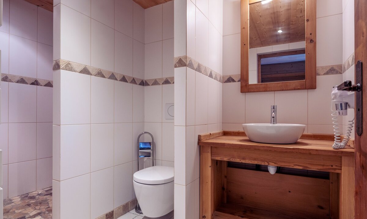 A Shower room in Chalet Mathilde Val Thorens