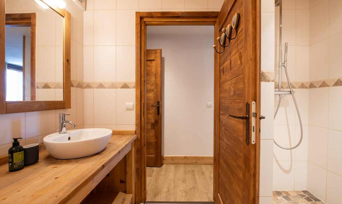 A Shower room in Chalet Chloe Val Thorens