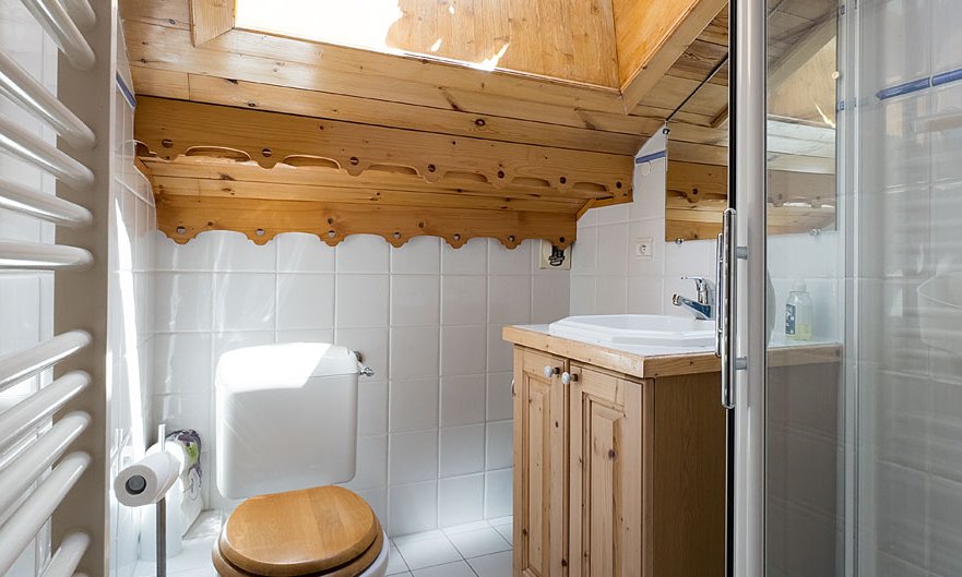 The Shower room in Apartment Jardin d'Eden in Meribel