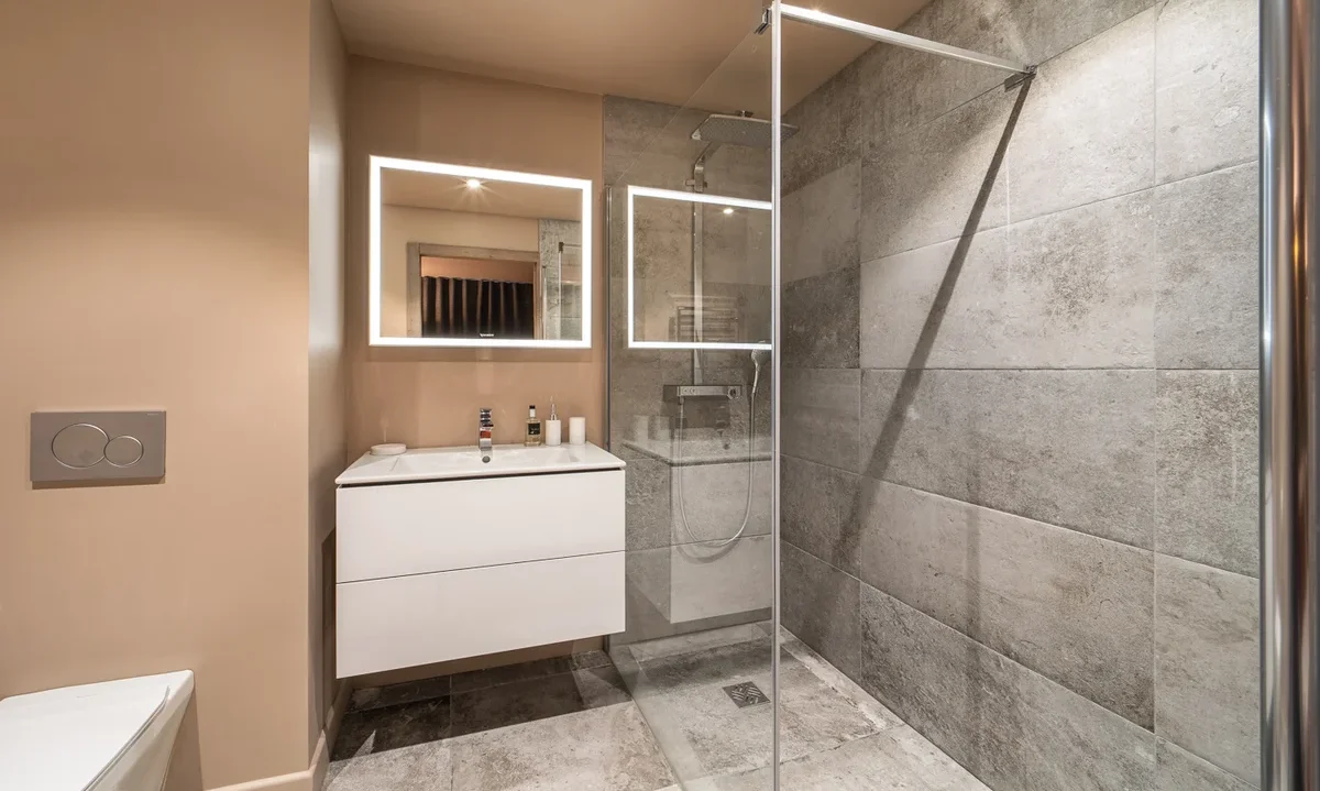 A shower room No.4 Aspen House Val d'Isere