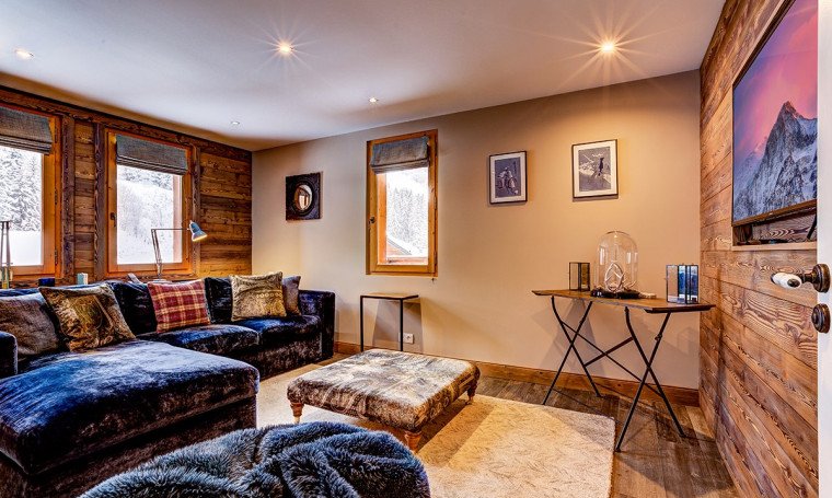 The separate TV room in Chalet Quatre Meules Meribel