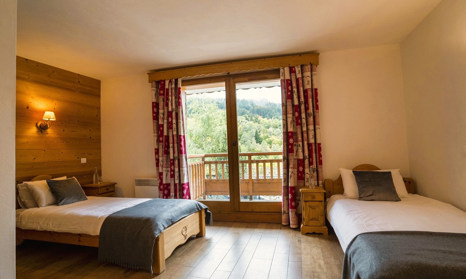 Twin bedroom in Chalet Meru Meribel