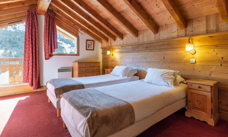 One of the Twin bedrooms in Chalet Oxalys Meribel
