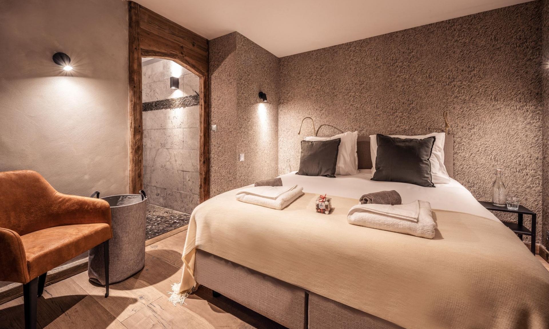 One annexe bedrooms in Catered Chalet Cheval Blanc Meribel Le Raffort