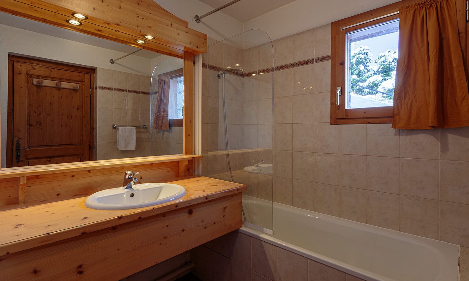 One of the bathrooms in Chalet Nico Meribel Mottaret