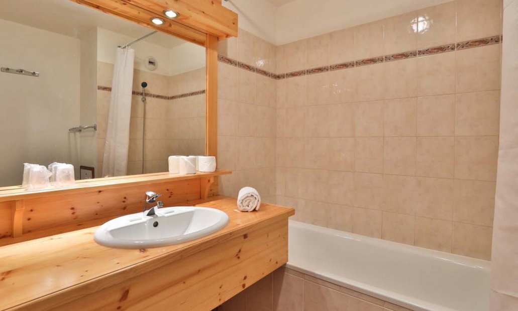 One of the bathrooms in Chalet Natalette II, Meribel Mottaret