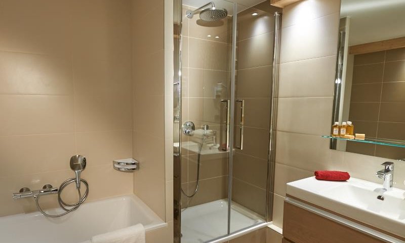 A Bathroom with separate shower in Chalet Eleanor Meribel