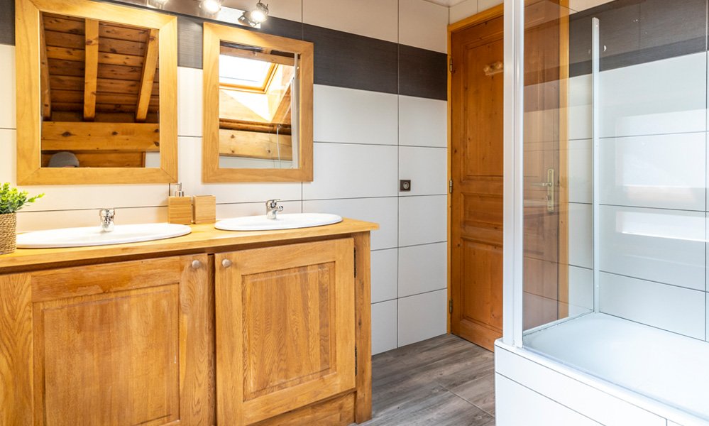 A Bathroom in Chalet Blanchot Meribel