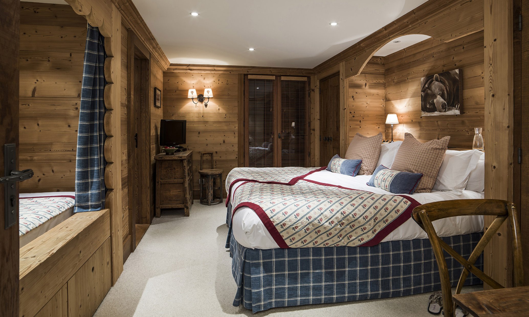 The Family bedroom in Chalet Lapin Blanc Meribel