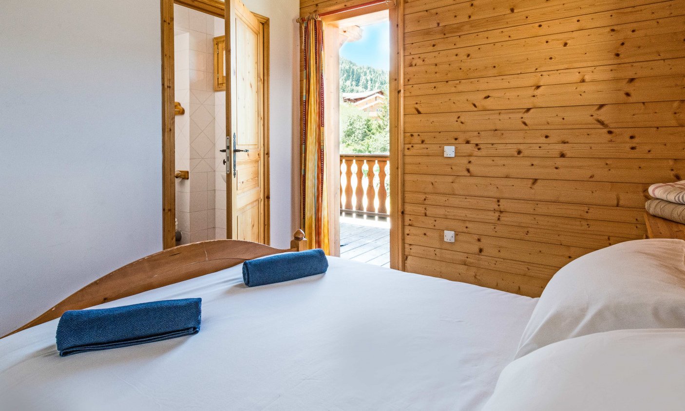 A Double bedroom in Chalet Topaz in La Tania
