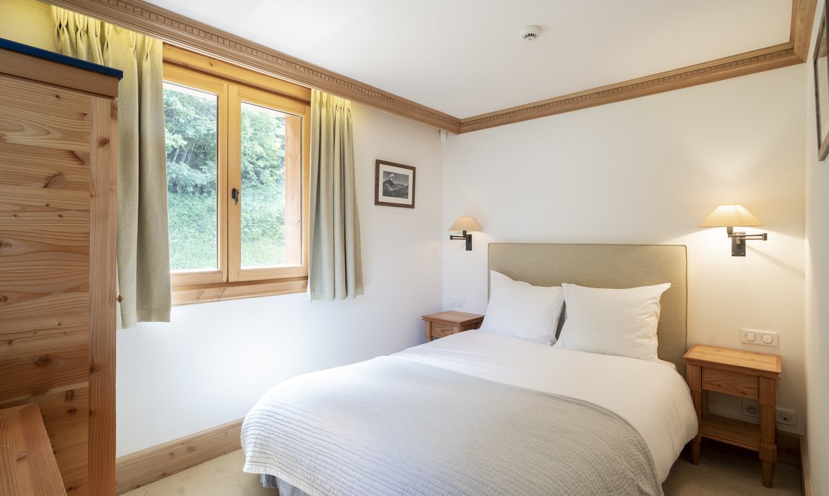 A double Bedroom in Chalet Foret Meribel
