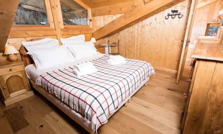 A Double bedroom in Chalet Oursons La Tania