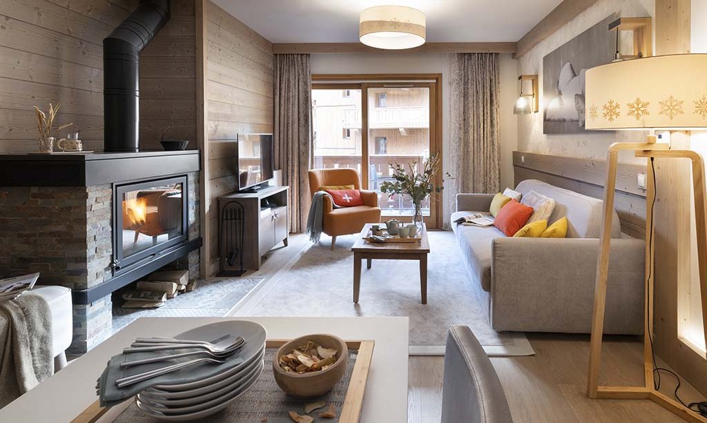 The lovely Dining and Living area in one of the apartments of Residence L'Hevana Meribel