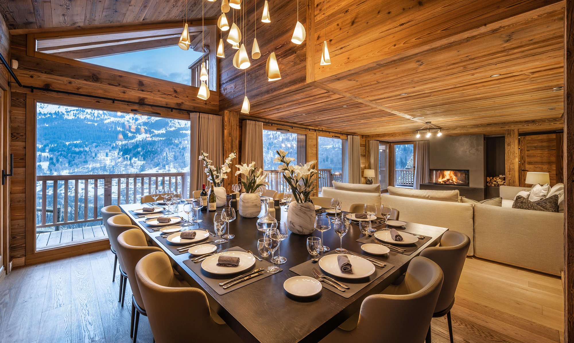 The beautiful Diining and Living area in Chalet Infusion in Meribel Village