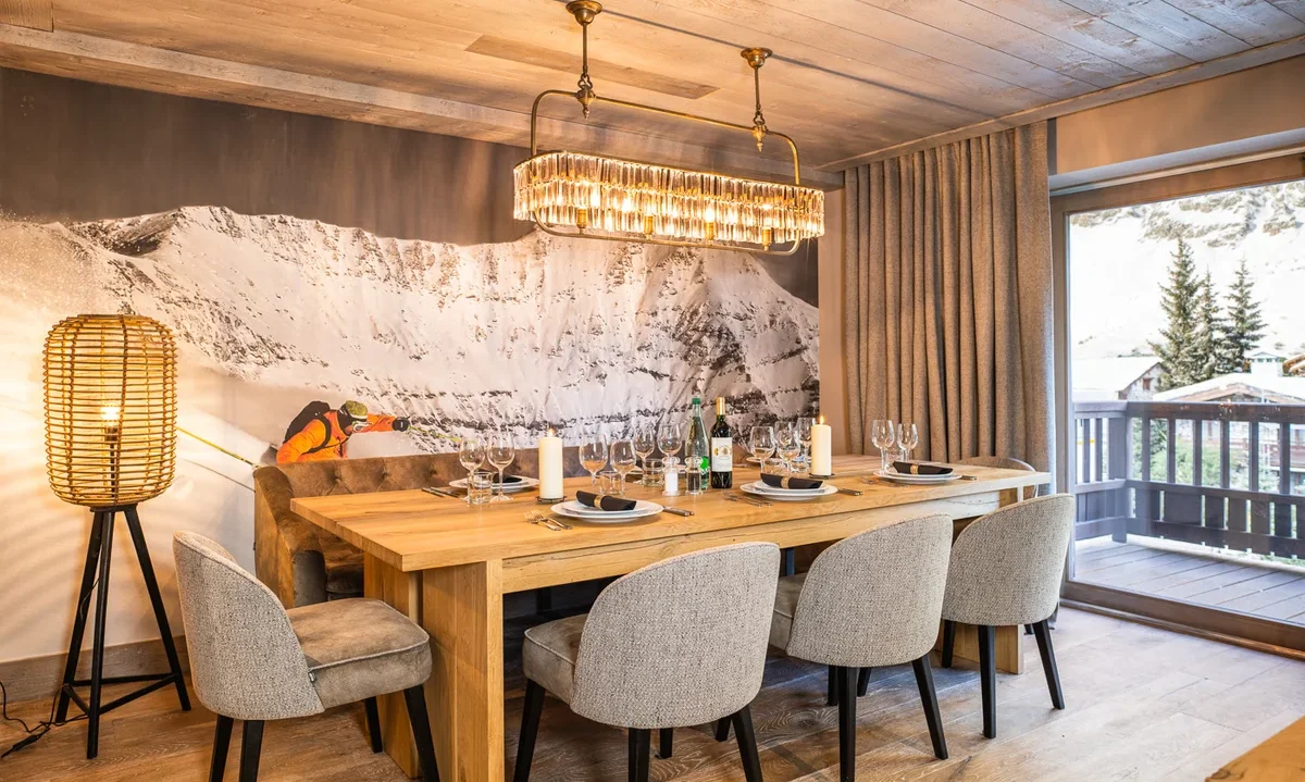 The Dining area in No. 4 Aspen House Val d'Isere