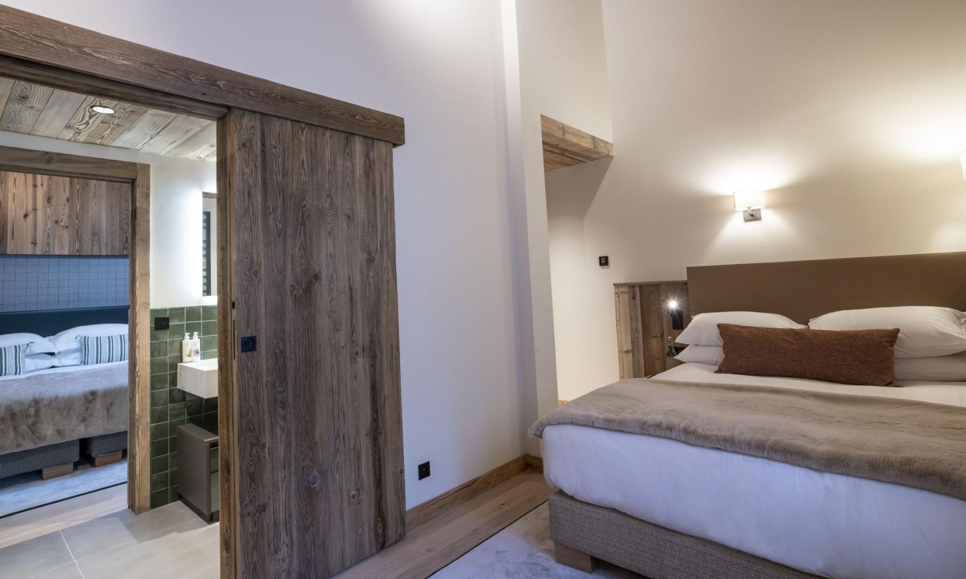 Bedrroms in Chalet Apartment Le Cygne Meribel Centre