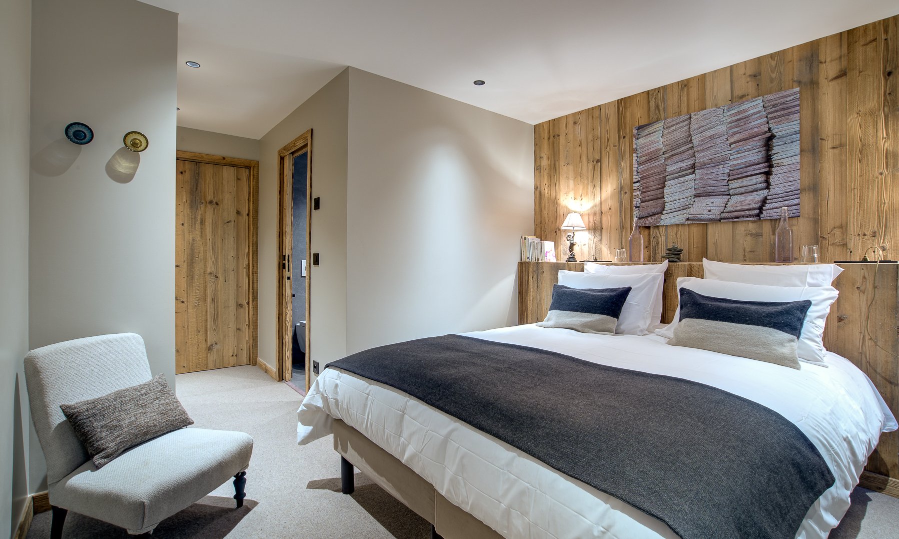 A Lovely bedroom in Chalet Bergeronnette Meribel Nantgerel