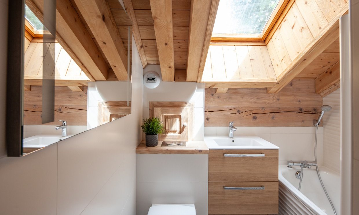 A bathroom in Chalet Chardon Meribel