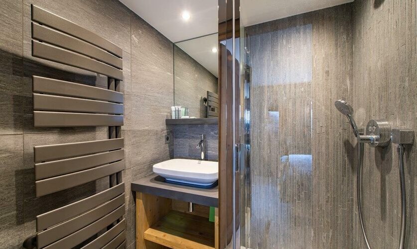 A Shower Room in Apartment Le Glaciers 12 Meribel