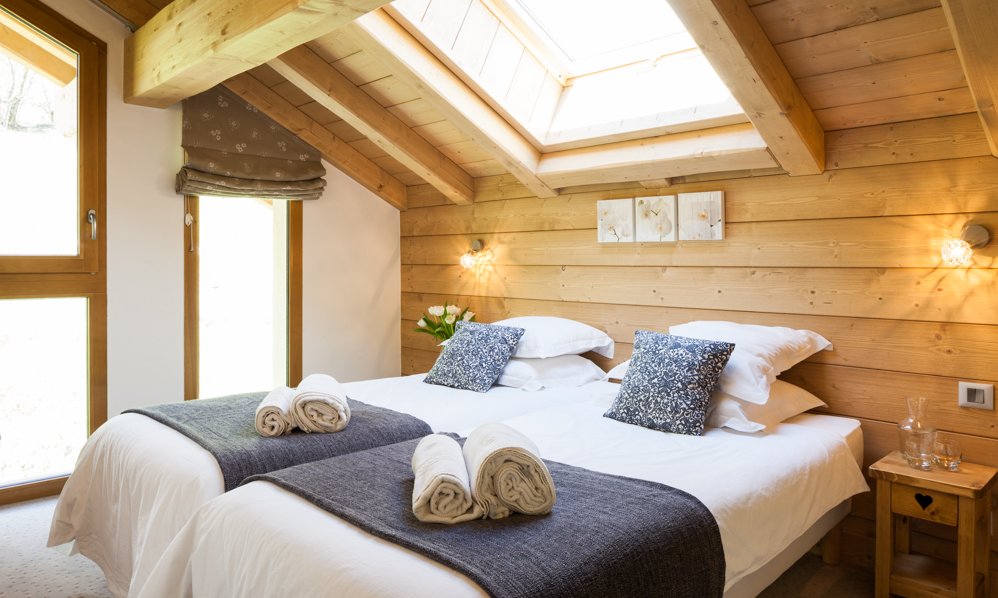 Twin bedroom in Chalet Les Sauges Meribel Les Allues