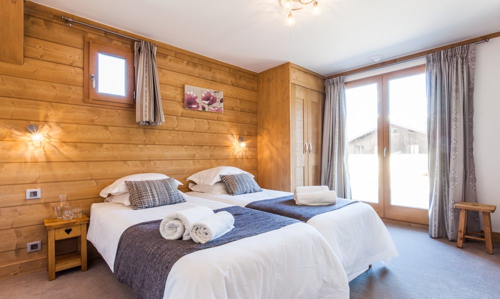 Twin bedroom in Chalet Les Sauges Meribel Les Allues