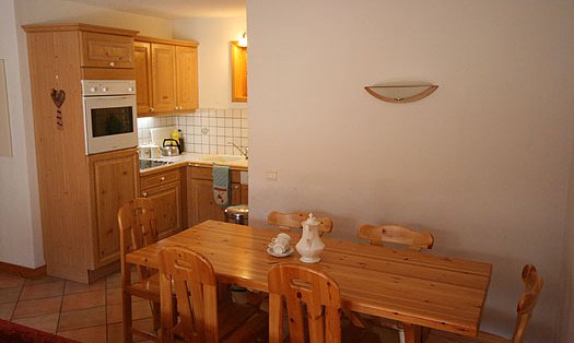 Apartment Alpages A9 Kitchen Dining Room