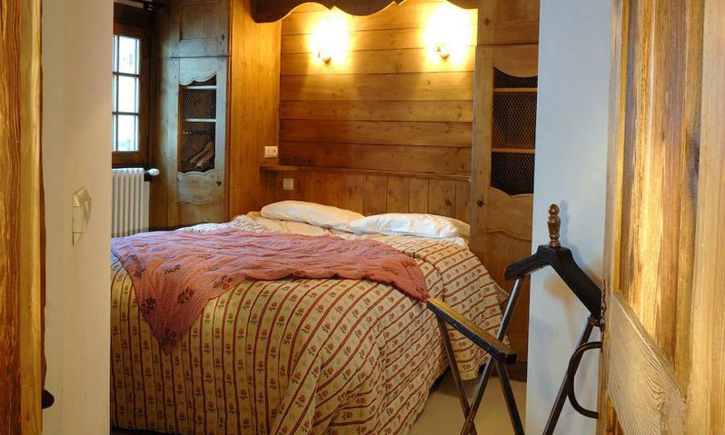 Chalet Amanjena Double Bedroom