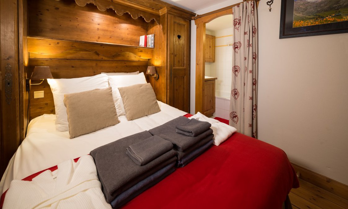 Chalet Genepi Double Bedroom