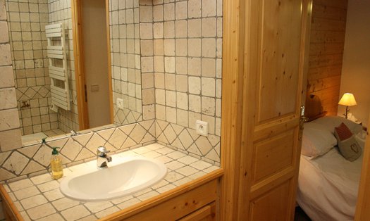 Apartment Glacier Bathroom