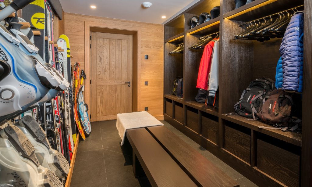 Ski and boot room